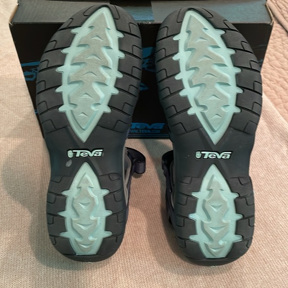 EUC Teva Sandals - Picture 4 of 5
